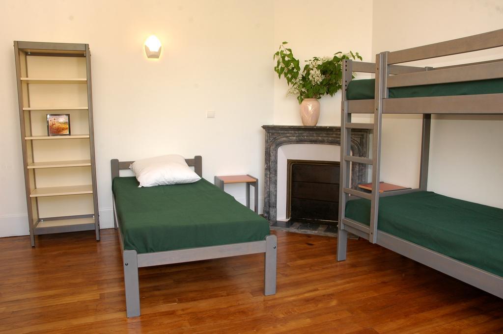 Hostel La Maison Des Randonneurs Auxerre Zimmer foto