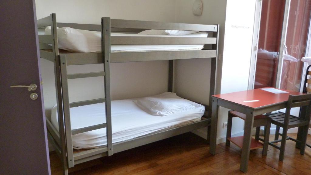 Hostel La Maison Des Randonneurs Auxerre Zimmer foto