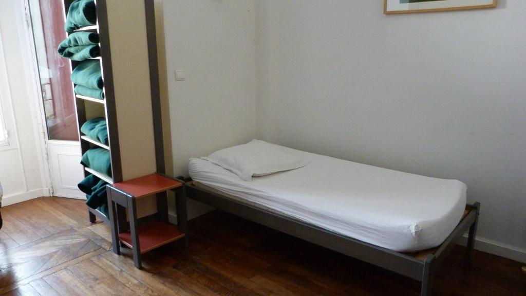 Hostel La Maison Des Randonneurs Auxerre Zimmer foto