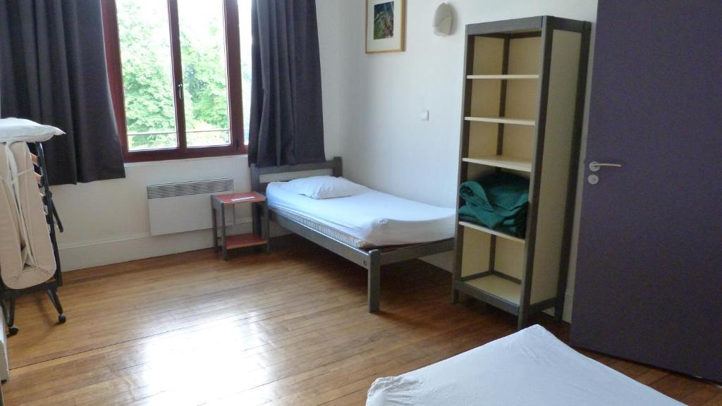 Hostel La Maison Des Randonneurs Auxerre Zimmer foto